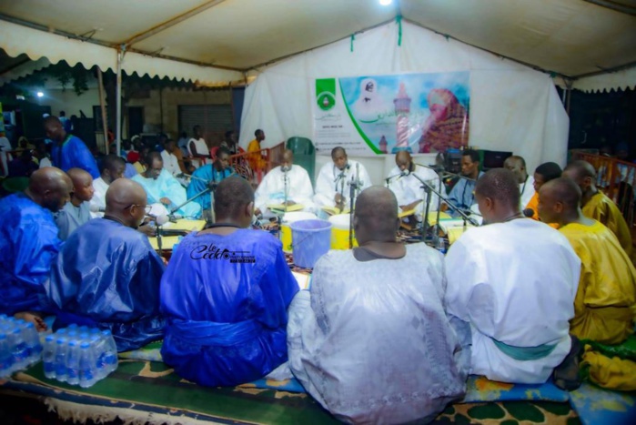 (IMAGES) GAMOU 2023 - Cheikh Abdou Lahad Mbacké Gaïndé Fatma perpétue le ndigël de Serigne Saliou Mbacké à Sokhna Maï (IMAGES) GAMOU 2023 - Cheikh Abdou Lahad Mbacké Gaïndé Fatma perpétue le ndigël de Serigne Saliou Mbacké à Sokhna Maï