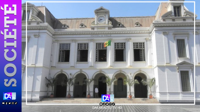 Bataille rangée à la mairie de Rufisque : Agents municipaux et marchands « s’entretuent » lors d’un déguerpissement Bataille rangée à la mairie de Rufisque : Agents municipaux et marchands « s’entretuent » lors d’un déguerpissement