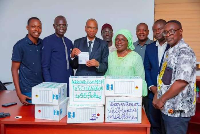 KOLDA : le délégué régional au parrainage Moussa Baldé (MESRI) a remis 49.750 parrains au délégué national Abdoulaye Diagne(apr)... KOLDA : le délégué régional au parrainage Moussa Baldé (MESRI) a remis 49.750 parrains au délégué national Abdoulaye Diagne(apr)...