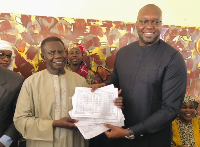 PARRAINAGES À DIOURBEL - Moustapha Guèye, Dg du Crous de Bambey, est à 37.000 pour Amadou Bâ PARRAINAGES À DIOURBEL - Moustapha Guèye, Dg du Crous de Bambey, est à 37.000 pour Amadou Bâ