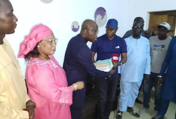 Présidentielle 2024 : Mohamed M. DIAGNE met 3216 parrainages sur la table de Boun Abdalah Dionne ! ´ Présidentielle 2024 : Mohamed M. DIAGNE met 3216 parrainages sur la table de Boun Abdalah Dionne ! ´