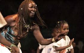 Usage de drogue : L’ex danseuse de Touré Kunda arrêtée à Malika