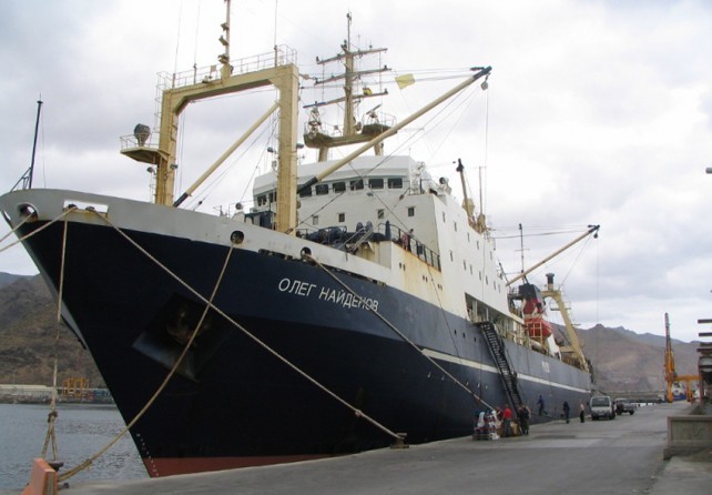 Après avoir été bloqué au Sénégal pour pêche illicite : le navire Russe Oleg Naydenov fait naufrage