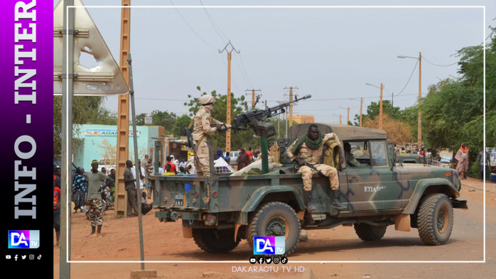 Mali: une attaque jihadiste fait des dizaines de morts dans le centre (locaux) Mali: une attaque jihadiste fait des dizaines de morts dans le centre (locaux)