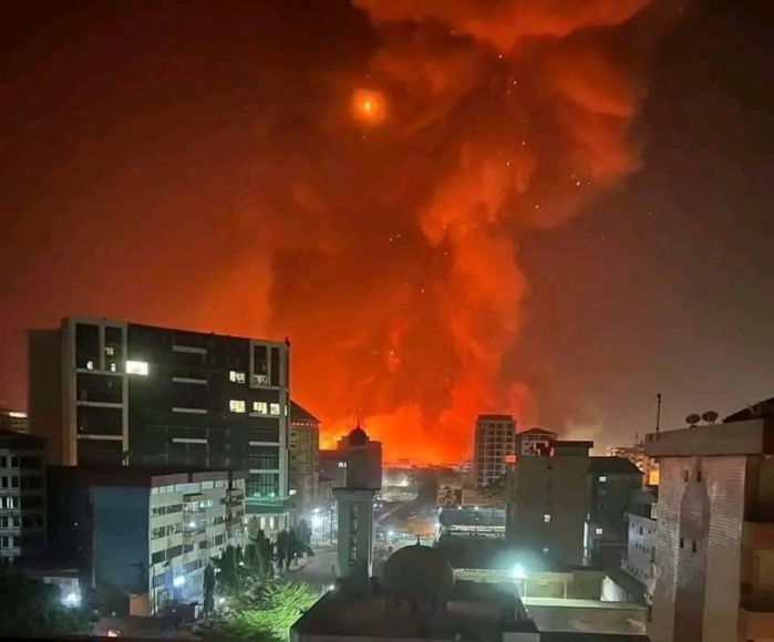 Incendie dans un dépôt de carburant à Conakry: écoles fermées et travailleurs priés de rester chez eux Incendie dans un dépôt de carburant à Conakry: écoles fermées et travailleurs priés de rester chez eux