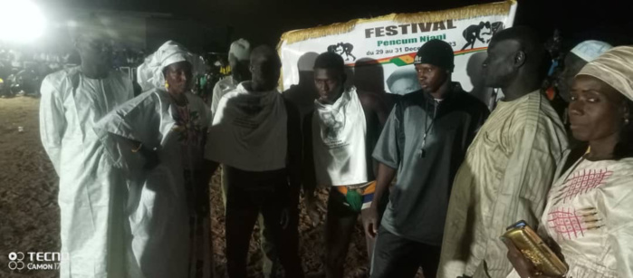 9e édition Pencüm Niani / Gala de lutte : Moon Endose remporte le drapeau Elh Bouna Sémou Niang ! 9e édition Pencüm Niani / Gala de lutte : Moon Endose remporte le drapeau Elh Bouna Sémou Niang !