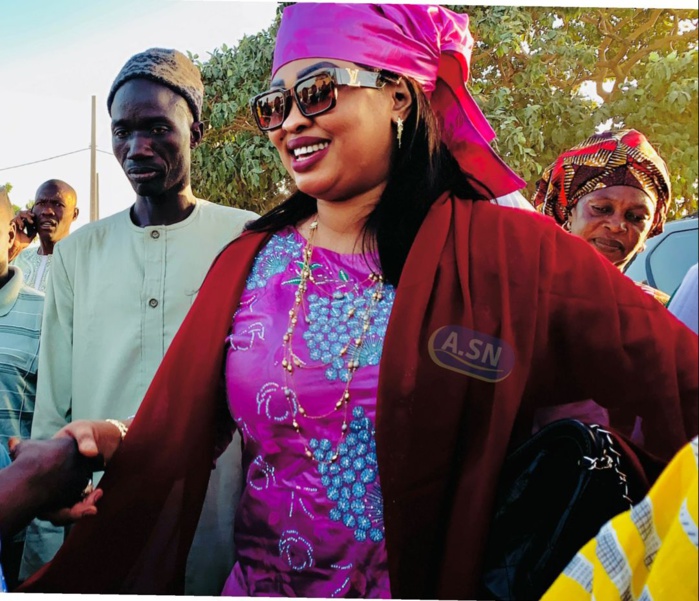 Missirah Wadène: Fanta Sall offre 3 mini-forages aux populations de Taïba Thialène et décroche leur " Oui" en faveur de Amadou Bâ Missirah Wadène: Fanta Sall offre 3 mini-forages aux populations de Taïba Thialène et décroche leur " Oui" en faveur de Amadou Bâ