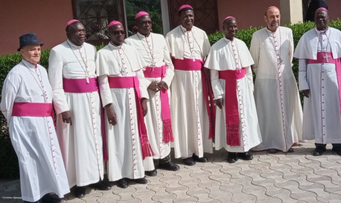 Les évêques africains s'opposent à la bénédiction des couples homosexuels autorisée par le Pape Les évêques africains s'opposent à la bénédiction des couples homosexuels autorisée par le Pape