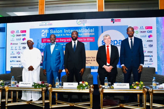21e salon international de l’énergie : Antoine Félix A. Diome représenté par son SG Cheikh Niane 21e salon international de l’énergie : Antoine Félix A. Diome représenté par son SG Cheikh Niane