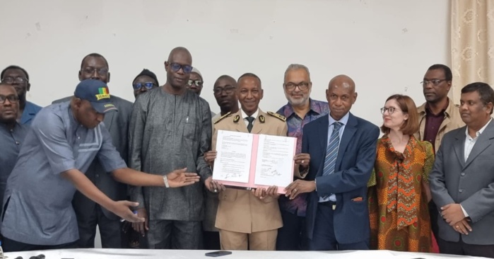 Mboro : La direction des Ics Indorama accepte de verser aux travailleurs 2,850 milliards pour une durée de 3 ans Mboro : La direction des Ics Indorama accepte de verser aux travailleurs 2,850 milliards pour une durée de 3 ans