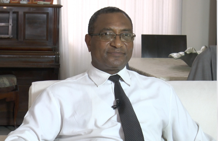 Arrestation de Rose Wardini : le Colonel Wardini va à la rescousse de sa petite soeur Arrestation de Rose Wardini : le Colonel Wardini va à la rescousse de sa petite soeur