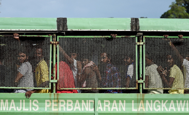 Migrants : des fosses communes trouvées en Malaisie
