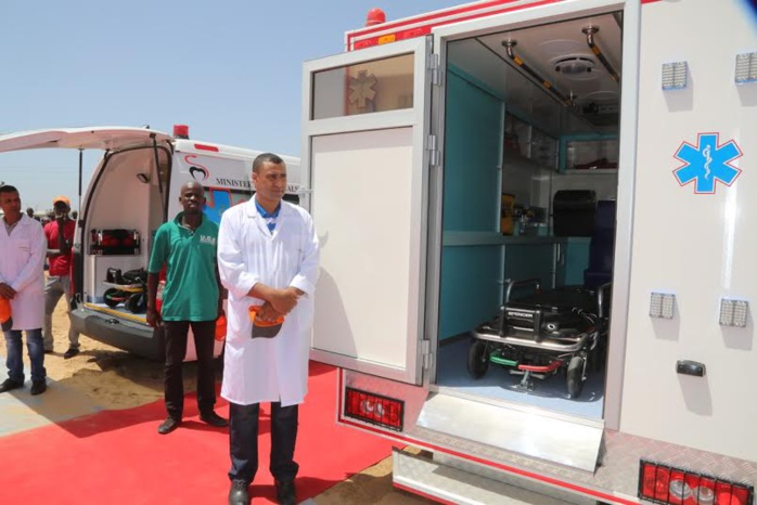 Remise des clés de 3 des 164 ambulances médicalisées prévues sur financement de la BNDE et de BO