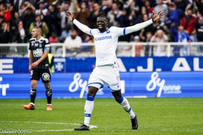 Italie : Mbaye Niang impliqué dans un accident de voiture Italie : Mbaye Niang impliqué dans un accident de voiture