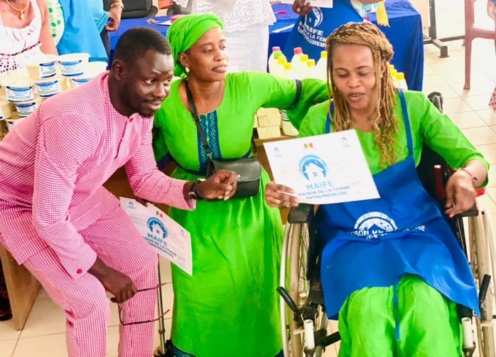 BAMBEY - Formation de 40 femmes handicapés en saponification et javellisation organisée par la Maison de la Femme Entrepreneure BAMBEY - Formation de 40 femmes handicapés en saponification et javellisation organisée par la Maison de la Femme Entrepreneure