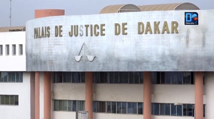Palais de justice: pour 250 tonnes de fer fictif, A. M. Sow gruge 323 millions FCFA à ses collaborateurs et écope de 4 ans de prison. Palais de justice: pour 250 tonnes de fer fictif, A. M. Sow gruge 323 millions FCFA à ses collaborateurs et écope de 4 ans de prison.