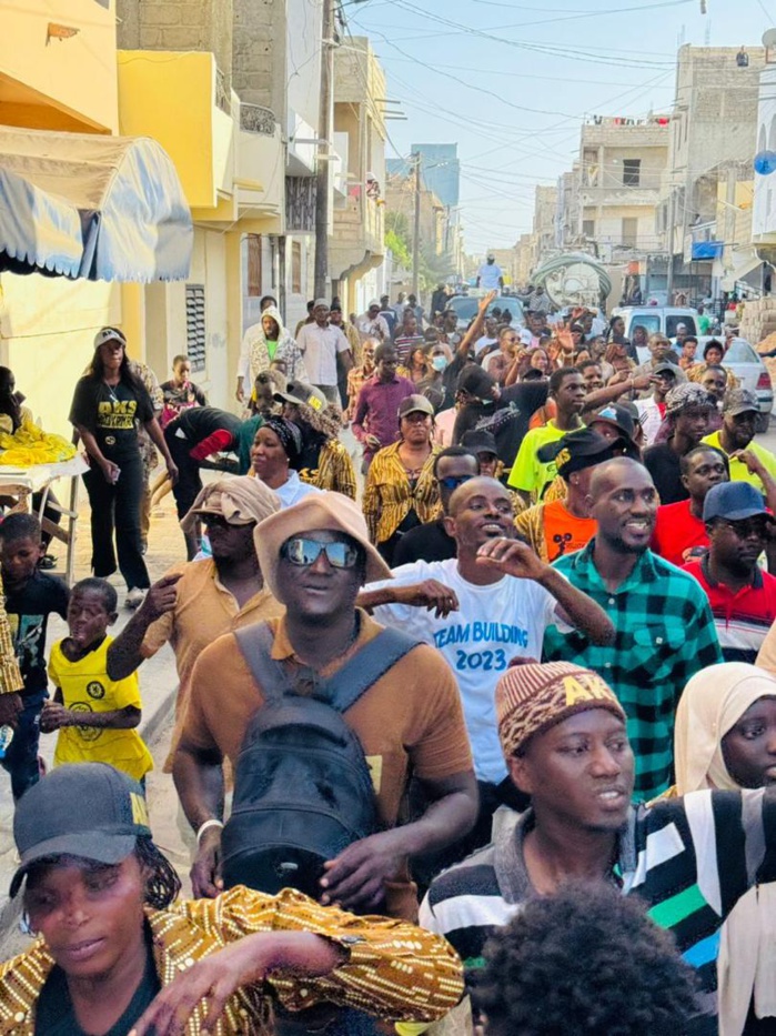 Campagne électorale à Mbao: Abdou Karim Sall déroule sa caravane et prédit la victoire de Amadou Bâ au 1er tour Campagne électorale à Mbao: Abdou Karim Sall déroule sa caravane et prédit la victoire de Amadou Bâ au 1er tour