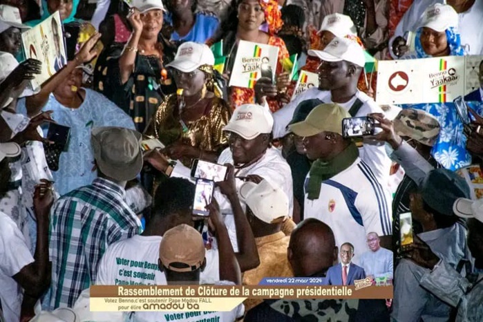 DIOURBEL- Meeting de clôture de Dëgg- Moo - Woor: Pape Modou Fall estime que la forte mobilisation augure d'une victoire au 1er tour DIOURBEL- Meeting de clôture de Dëgg- Moo - Woor: Pape Modou Fall estime que la forte mobilisation augure d'une victoire au 1er tour