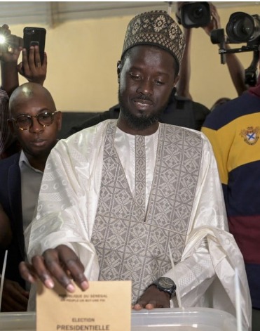 Élections présidentielles au Sénégal, Vitrine de la Démocratie  Par Dr. Pierrette Herzberger-Fofana