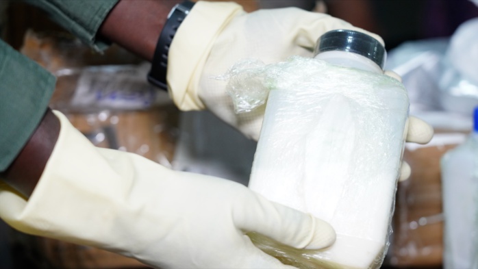 AIBD : La douane a saisi 500 grammes d’amphétamine dans un colis express AIBD : La douane a saisi 500 grammes d’amphétamine dans un colis express