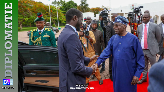 Visite officielle : Le chef d’État sénégalais renforce les liens diplomatiques avec le Nigéria et le Ghana