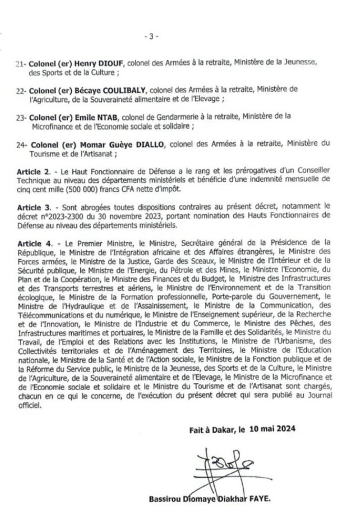 Défense : Le président Diomaye abroge le décret n°2023-2300 du 30 novembre 2023 et signe celui du n° 2024-1029 Défense : Le président Diomaye abroge le décret n°2023-2300 du 30 novembre 2023 et signe celui du n° 2024-1029