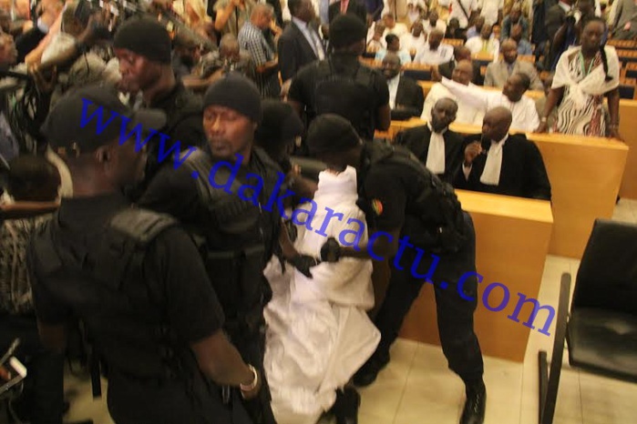 Premier incident d’audience : Ses avocats absents, Habré récuse Ciré Clédor Ly, ses souteneurs évacués