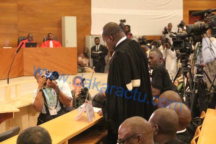 Le bâtonnier de l'ordre des avocats aux juges de Habré : « On vous surveille… »