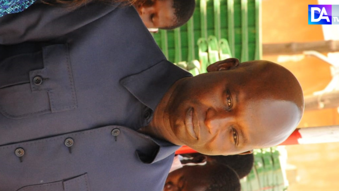 Kaolack / Images : Fallou Kébé offre un lot de 50 bacs à ordures à l’école de police Kaolack / Images : Fallou Kébé offre un lot de 50 bacs à ordures à l’école de police