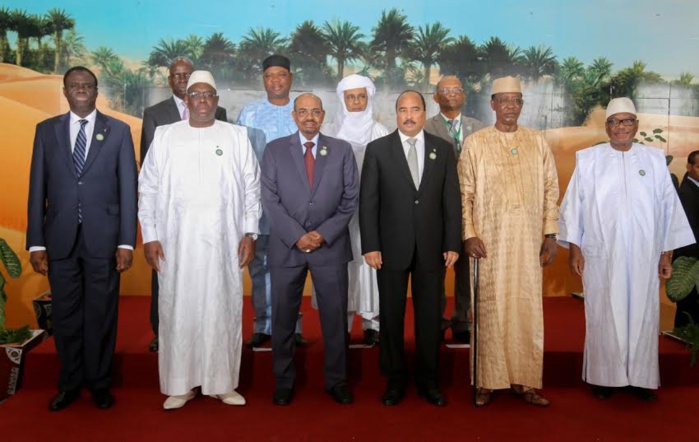 Macky aux côtés de Béchir, un mois après le mandat d'arrêt de Sidiki Kaba : Le Président Sénégalais sans doute mal à l’aise ! Macky aux côtés de Béchir, un mois après le mandat d'arrêt de Sidiki Kaba : Le Président Sénégalais sans doute mal à l’aise !