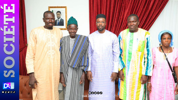 Primature: Le vieux Abdoulaye Dione de Ndengler reçu en audience par Sonko Primature: Le vieux Abdoulaye Dione de Ndengler reçu en audience par Sonko