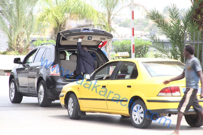 Lendemain d’alerte à la bombe au Radisson : contrôle strict à la porte, la presse indésirable