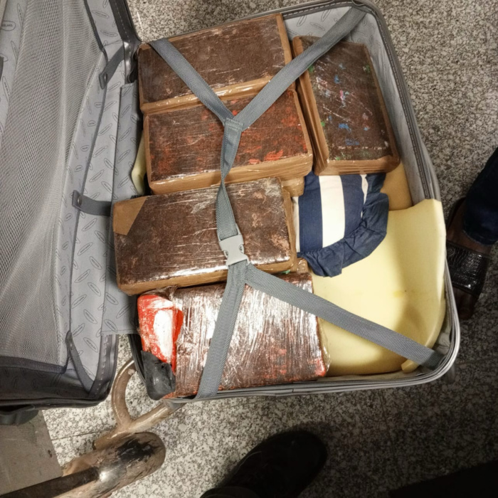 Saisie de 18 kg cocaine à l’AIBD : le rôle déterminant de la Haute Autorité des Aéroports du Sénégal (HAAS) Saisie de 18 kg cocaine à l’AIBD : le rôle déterminant de la Haute Autorité des Aéroports du Sénégal (HAAS)