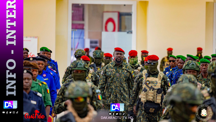 Guinée: deux officiels écroués après avoir accusé la junte d'acheter la presse Guinée: deux officiels écroués après avoir accusé la junte d'acheter la presse