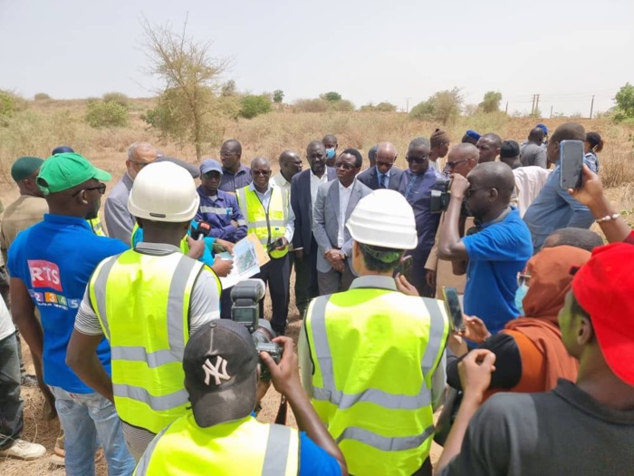 Mboro: Les ministres de l'intérieur et de l'industrie en visite de terrain aux ICS ( images) Mboro: Les ministres de l'intérieur et de l'industrie en visite de terrain aux ICS ( images)