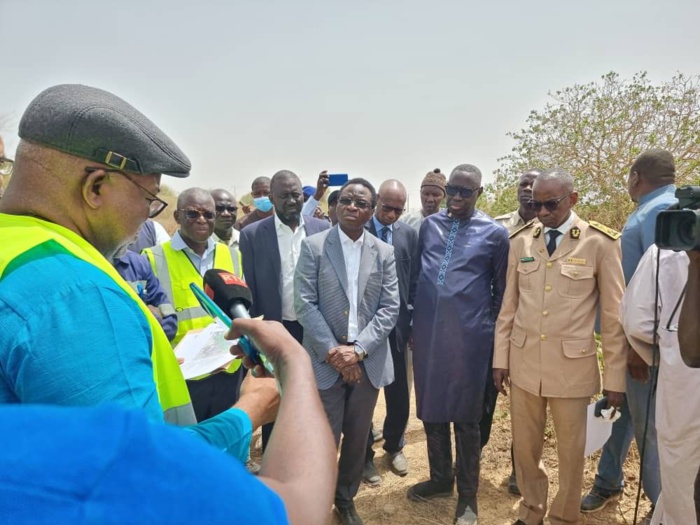 Mboro: Les ministres de l'intérieur et de l'industrie en visite de terrain aux ICS ( images) Mboro: Les ministres de l'intérieur et de l'industrie en visite de terrain aux ICS ( images)