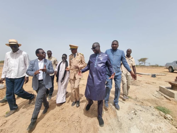 Mboro: Les ministres de l'intérieur et de l'industrie en visite de terrain aux ICS ( images) Mboro: Les ministres de l'intérieur et de l'industrie en visite de terrain aux ICS ( images)