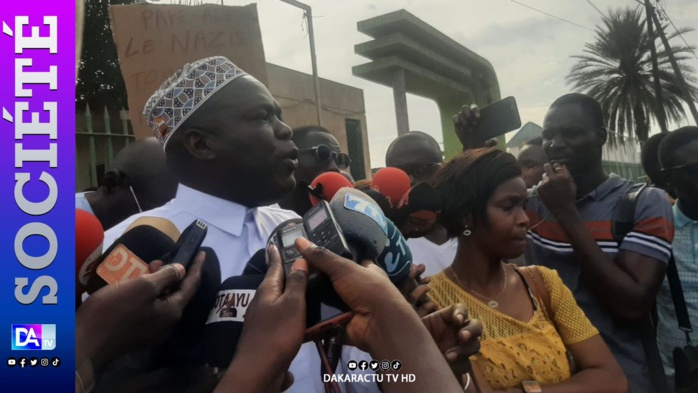 Mouvement d’humeur à la RTS : Des agents arborent le brassard rouge contre PAN qui campe sur sa position Mouvement d’humeur à la RTS : Des agents arborent le brassard rouge contre PAN qui campe sur sa position