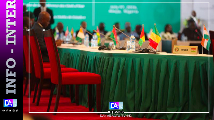 La Cedeao craint la "désintégration" après la création d'une confédération par les régimes militaires sahéliens La Cedeao craint la "désintégration" après la création d'une confédération par les régimes militaires sahéliens