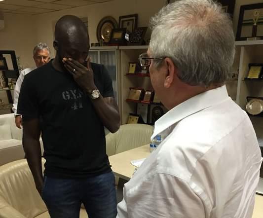 Moussa Sow, la larme à l'oeil, a fait ses adieux à Fenerbahçe