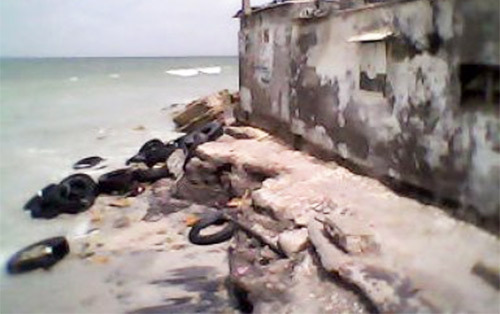 YARAKH : Des maisons et usines dévastées par les débordements de la mer