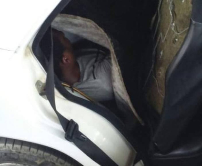INSOLITE-IMMIGRATION : Un guinéen trouvé dans le capot d'une voiture à côté du moteur