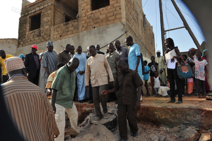 Après les dégats causés par la houle : Le Premier ministre apporte soutien et réconfort ( Images) Après les dégats causés par la houle : Le Premier ministre apporte soutien et réconfort ( Images)