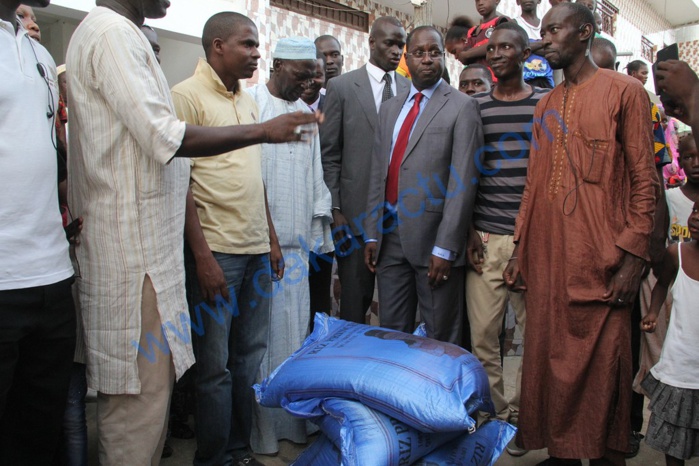 Dégâts causés sur le littoral : Abdou karim Sall au chevet de la population de Mbao. Dégâts causés sur le littoral : Abdou karim Sall au chevet de la population de Mbao.