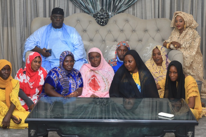 Grand Magal 2024: arrêt sur image des Hôtes de Serigne Bassirou Khadim Awa Ba et épouse. Grand Magal 2024: arrêt sur image des Hôtes de Serigne Bassirou Khadim Awa Ba et épouse.