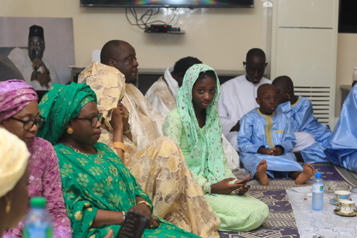 Grand Magal 2024: arrêt sur image des Hôtes de Serigne Bassirou Khadim Awa Ba et épouse. Grand Magal 2024: arrêt sur image des Hôtes de Serigne Bassirou Khadim Awa Ba et épouse.