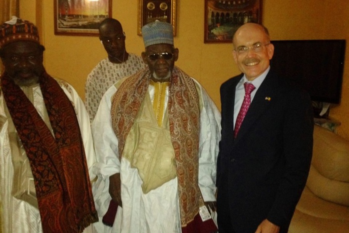 Message de l'Ambassadeur des Etats-Unis après sa visite chez le Khalife général des Niassène Message de l'Ambassadeur des Etats-Unis après sa visite chez le Khalife général des Niassène