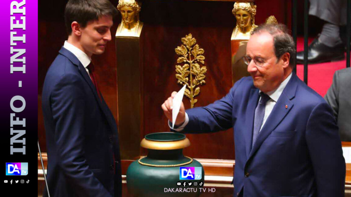 Hollande votera la motion de censure contre Barnier Hollande votera la motion de censure contre Barnier