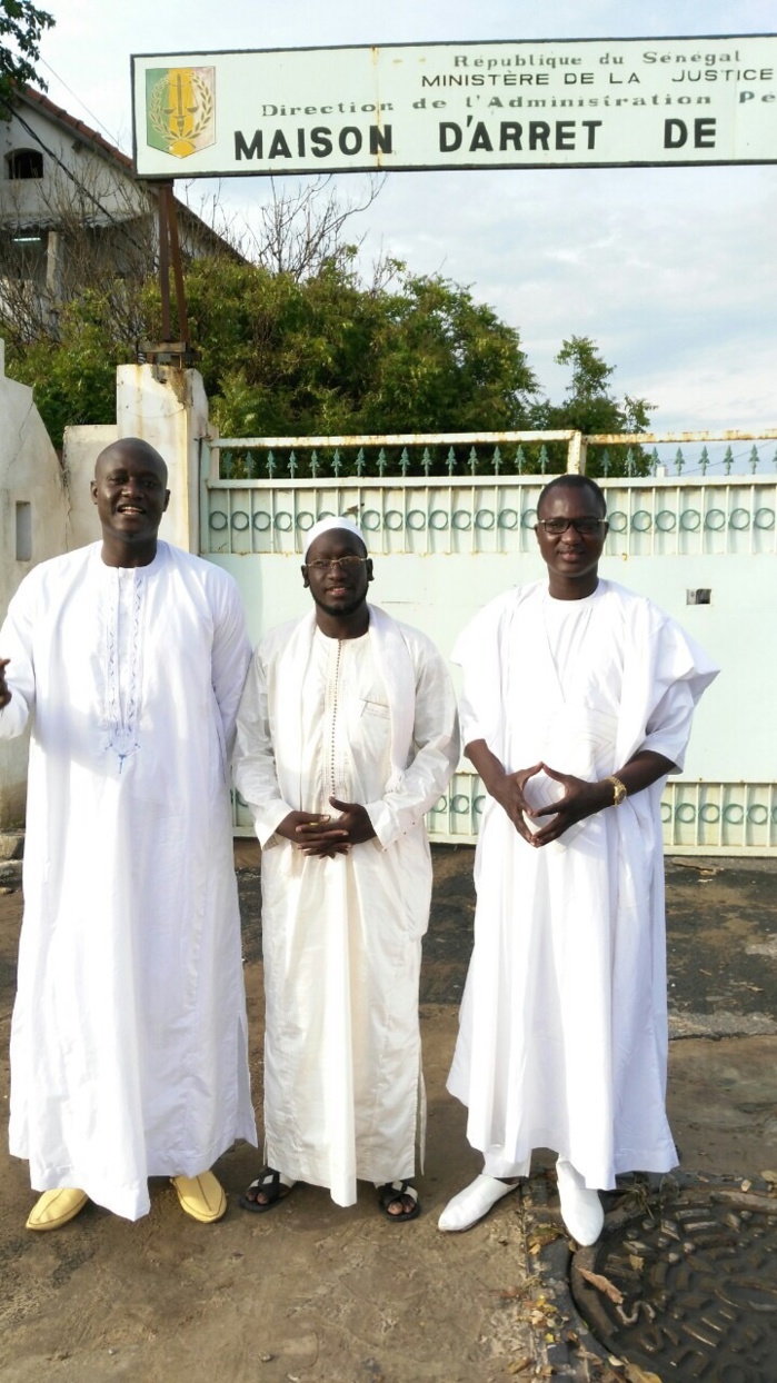 REBEUSS : Serigne Assane Mbacké rend visite à Karim Wade REBEUSS : Serigne Assane Mbacké rend visite à Karim Wade