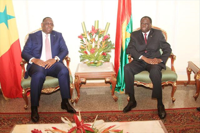 CEDEAO : Macky Sall dément Michel Kafando au sommet de Abuja CEDEAO : Macky Sall dément Michel Kafando au sommet de Abuja